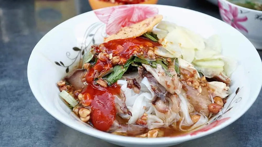 Đến Đ&ocirc;ng Bắc th&igrave; phải thử ngay Phở chua H&agrave; Giang 6