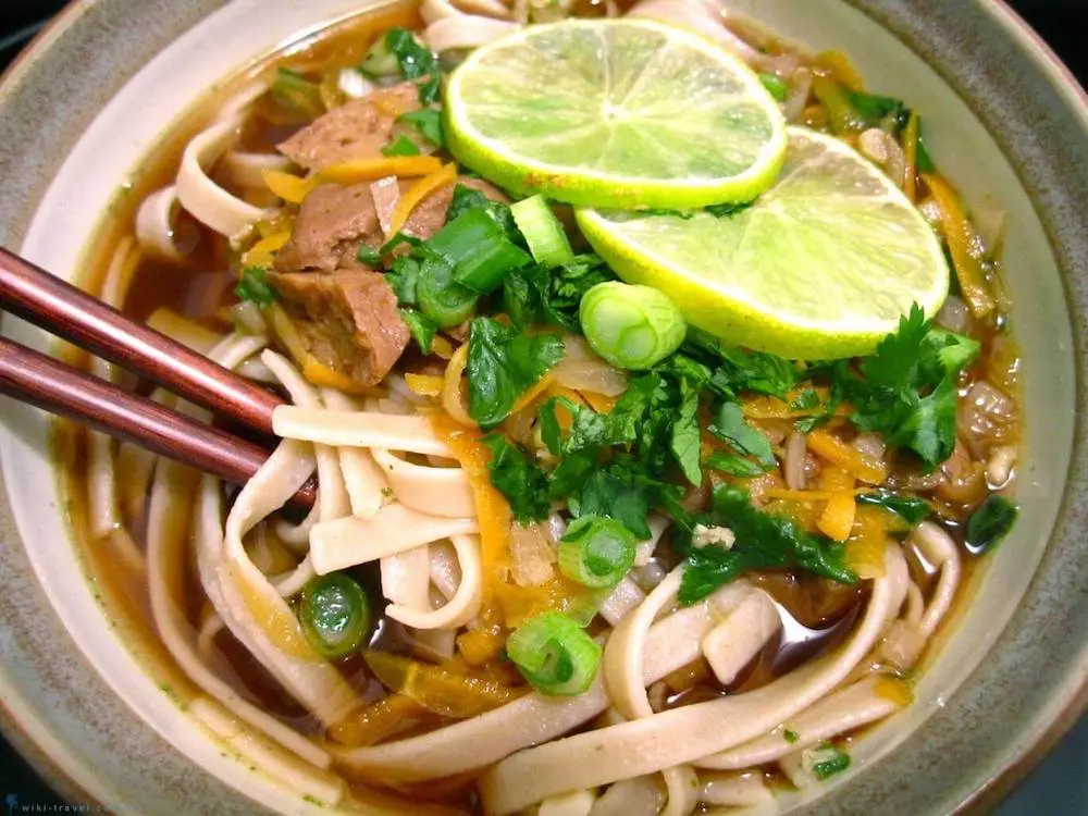 Đến Đ&ocirc;ng Bắc th&igrave; phải thử ngay Phở chua H&agrave; Giang 4