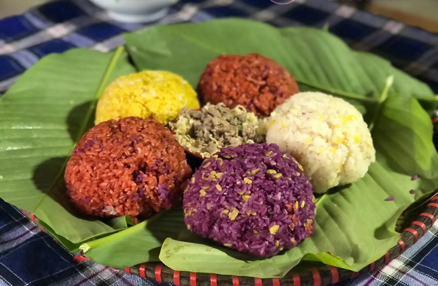 M&ecirc; mẩn với m&ugrave;i vị thơm ngon, đậm đ&agrave; của g&oacute;i x&ocirc;i ngũ sắc H&agrave; Giang 3