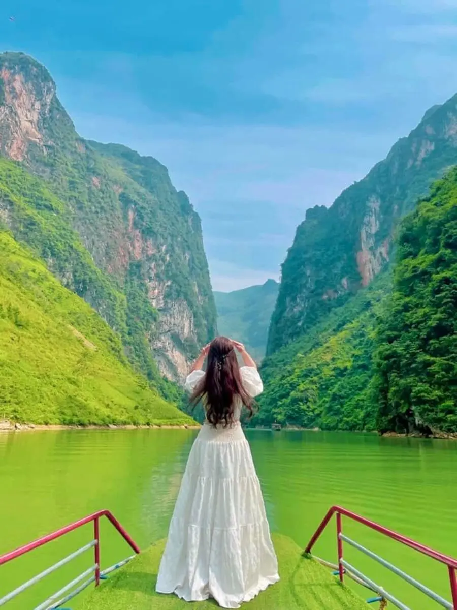 Chinh phục vẻ đẹp của S&ocirc;ng Nho Quế c&ugrave;ng c&ocirc; bạn Sa Nguyễn 4
