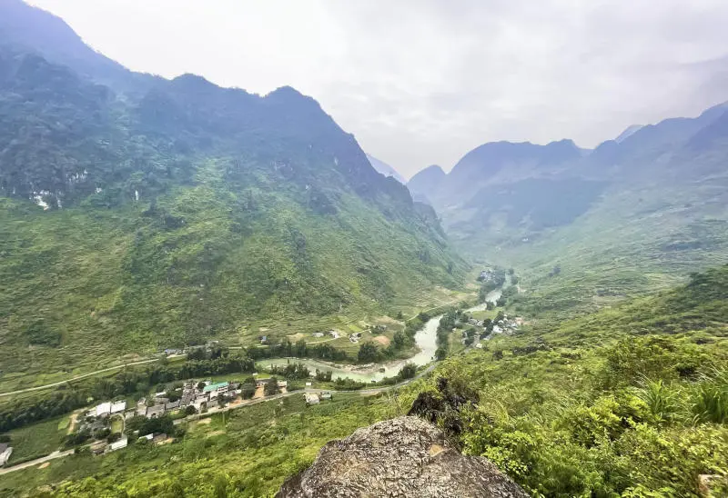 Lang thang H&agrave; Giang kh&aacute;m ph&aacute; cao nguy&ecirc;n đ&aacute; h&ugrave;ng vĩ 5