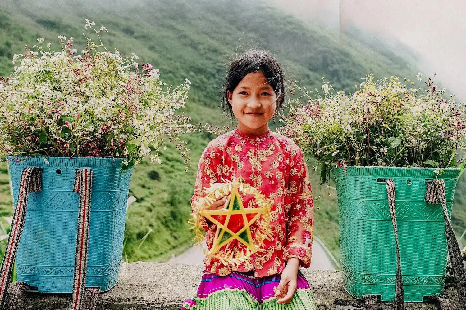 Ngắm n&eacute;t ng&acirc;y thơ của trẻ em H&agrave; Giang đ&oacute;n Trung thu qua lăng k&iacute;nh ch&agrave;ng trai 9x 6