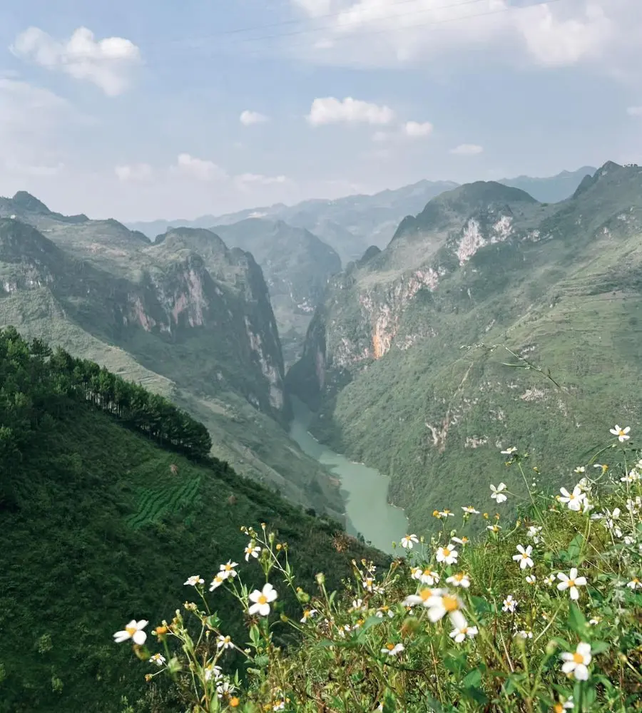 Phượt H&agrave; Giang một m&igrave;nh, chuyến đi thanh xu&acirc;n đ&aacute;ng thử nơi cao nguy&ecirc;n đ&aacute; 2