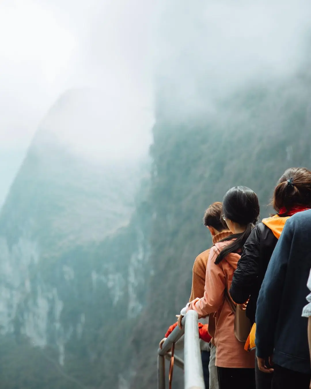 Review v&aacute;ch đ&aacute; thần H&agrave; Giang - Tuyến trekking đầy th&aacute;ch thức của tuổi trẻ 5