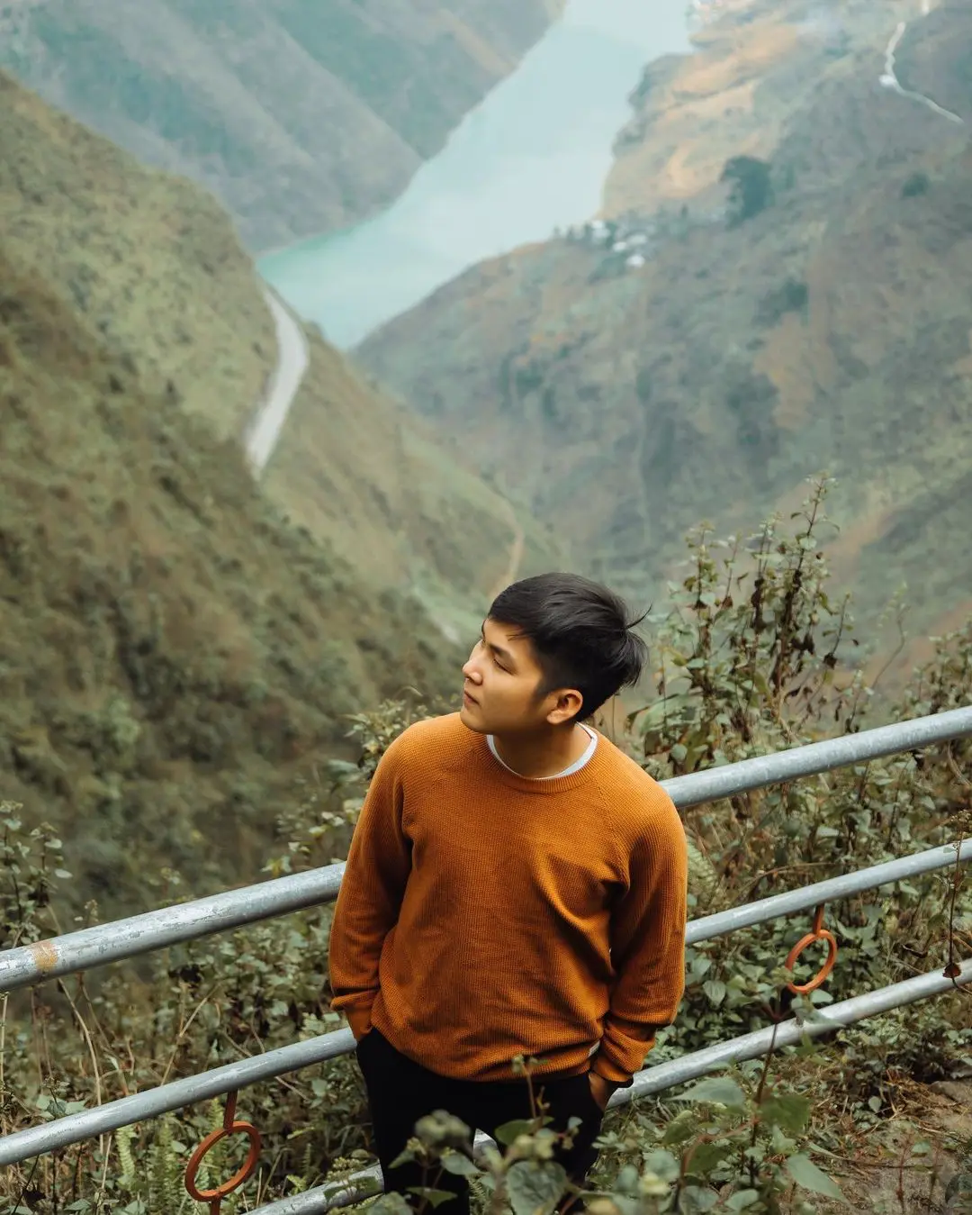 Review v&aacute;ch đ&aacute; thần H&agrave; Giang - Tuyến trekking đầy th&aacute;ch thức của tuổi trẻ 4