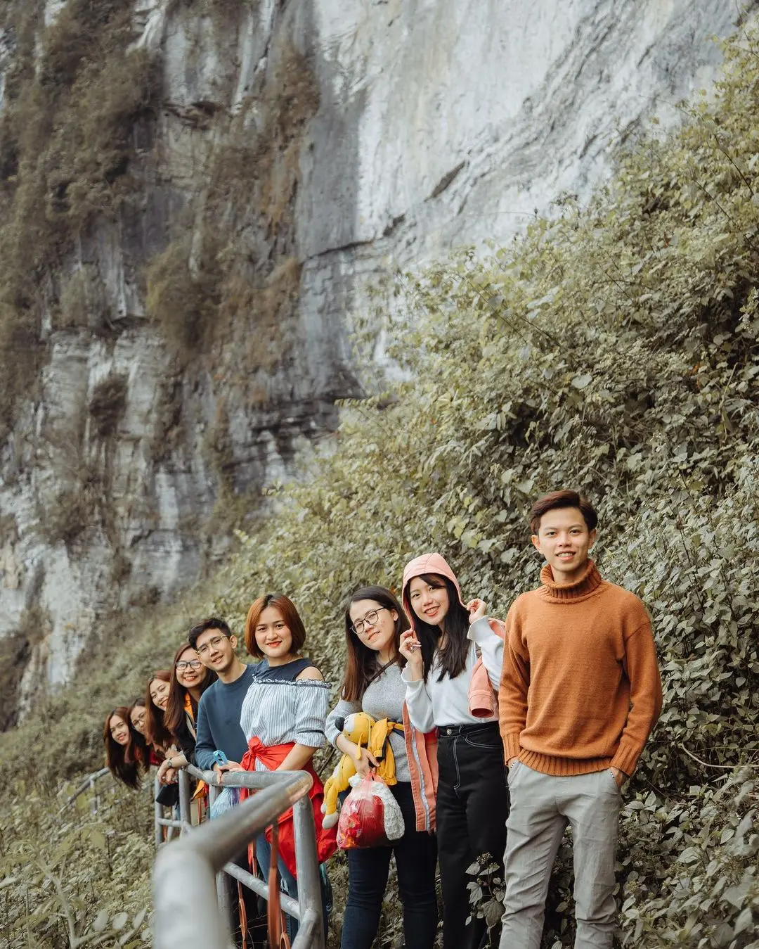 Review v&aacute;ch đ&aacute; thần H&agrave; Giang - Tuyến trekking đầy th&aacute;ch thức của tuổi trẻ 10
