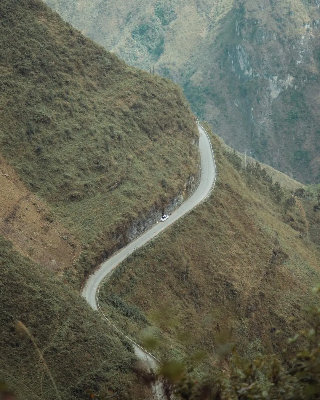 Review v&aacute;ch đ&aacute; thần H&agrave; Giang - Tuyến trekking đầy th&aacute;ch thức của tuổi trẻ 11