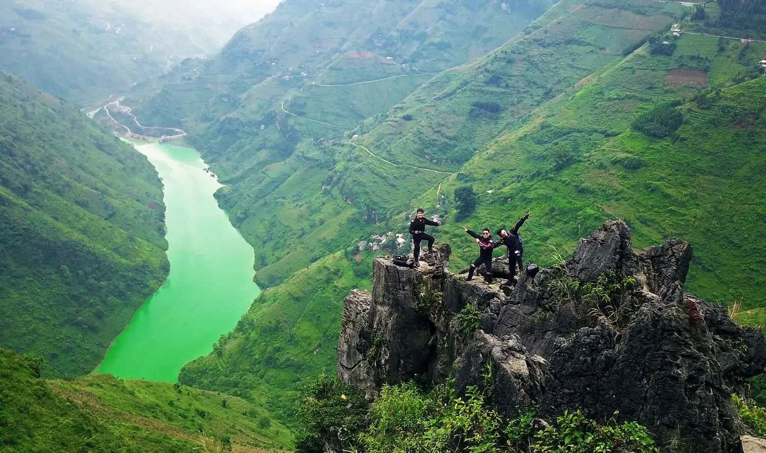 Bỏ t&uacute;i lịch tr&igrave;nh H&agrave; Giang tự t&uacute;c 2 ng&agrave;y cuối tuần cho c&aacute;c cuồng ch&acirc;n 12
