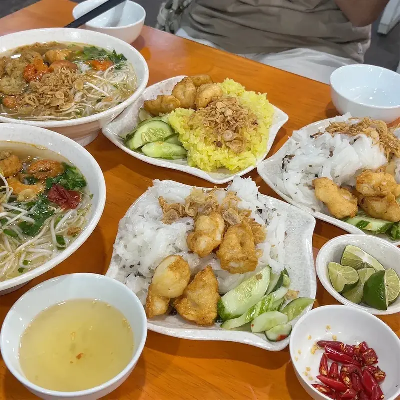 Bánh cuốn chả mực Hạ Long - Món ăn gây thương nhớ của vùng đất mỏ 11