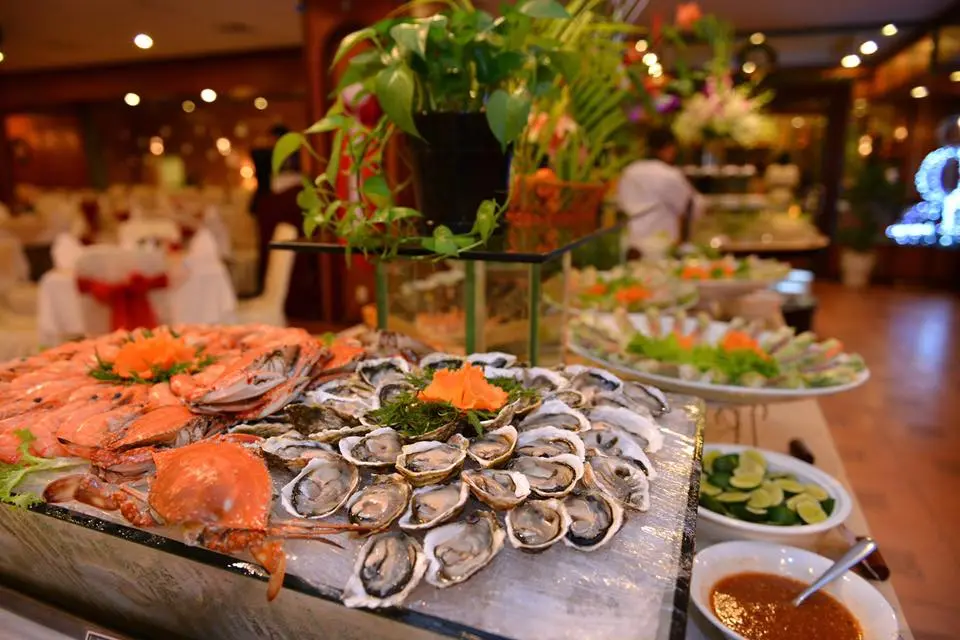 Bay View Restaurant - Nh&agrave; h&agrave;ng đẳng cấp tại vịnh Hạ Long 3