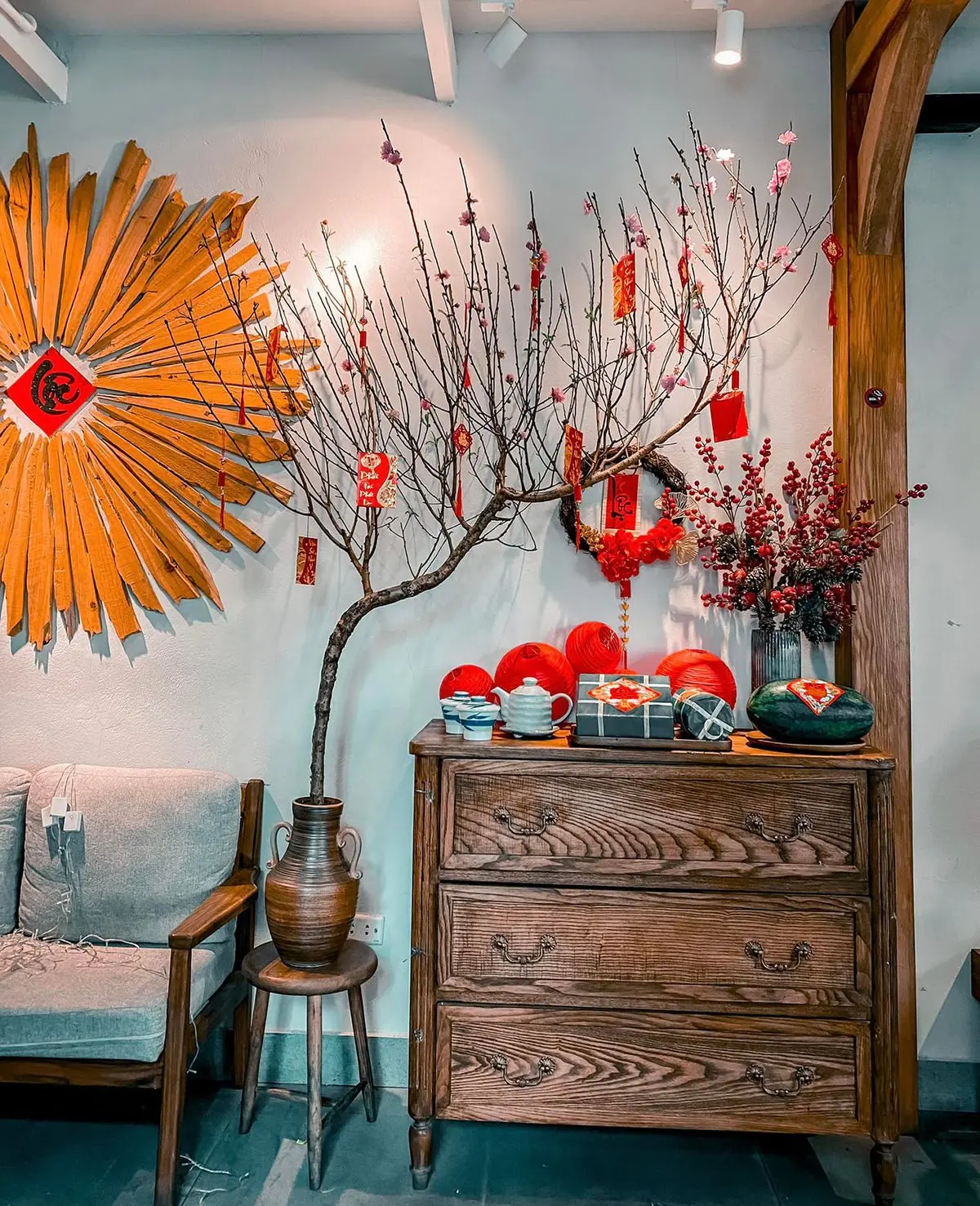 B&igrave;nh dị 1900 Coffee House - Qu&aacute;n c&agrave; ph&ecirc; với đồ nội thất gỗ quen thuộc 6