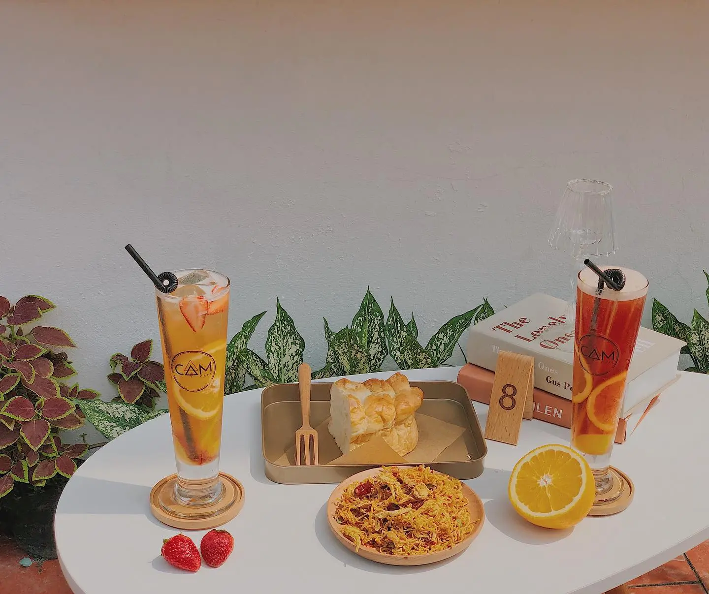 C&oacute; một Cam Cafe Hạ Long xinh xắn đ&atilde; lu&ocirc;n khiến bao người nhớ thương 15