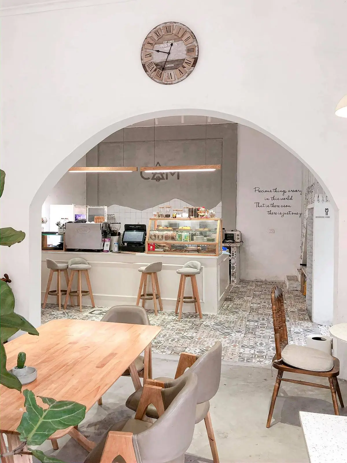 C&oacute; một Cam Cafe Hạ Long xinh xắn đ&atilde; lu&ocirc;n khiến bao người nhớ thương 3