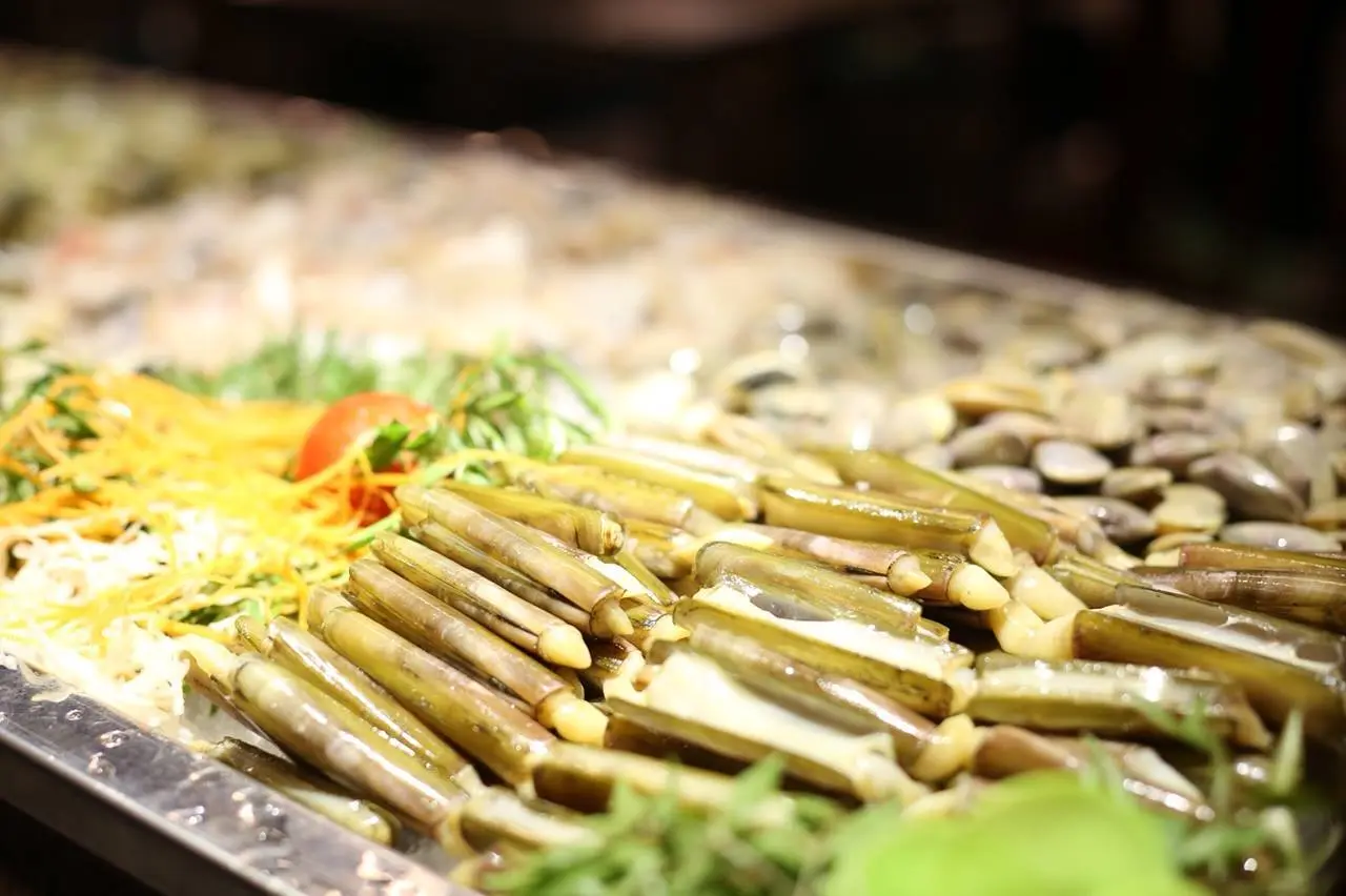 Danh s&aacute;ch 6 qu&aacute;n buffet ngon ở Hạ Long l&agrave;m say l&ograve;ng bao du kh&aacute;ch 7