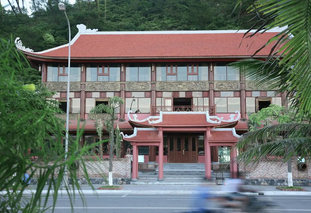 Nh&agrave; H&agrave;ng Cổ Ngư - Nơi thưởng thức ẩm thực Hạ Long cao cấp 3