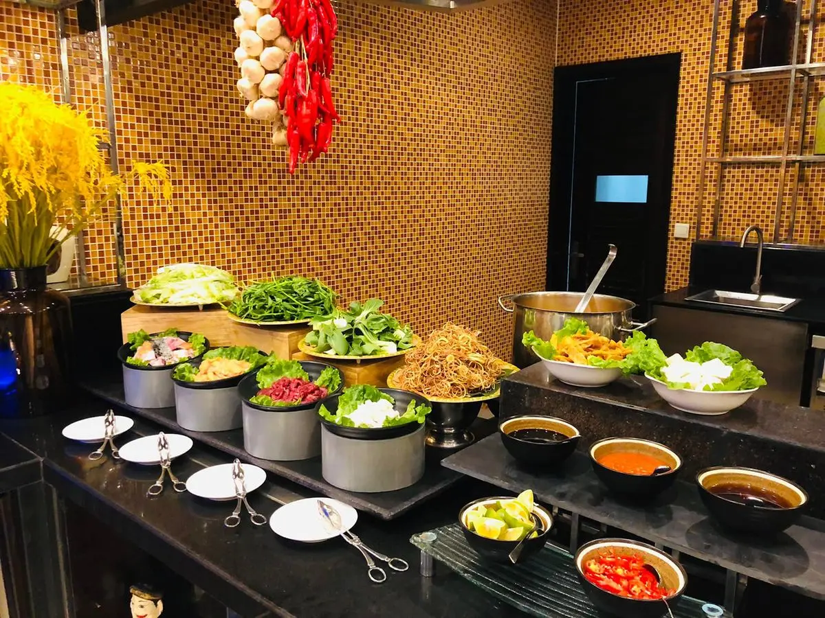 Nh&agrave; h&agrave;ng The Square Hạ Long - Nh&agrave; h&agrave;ng, quầy bar đẳng cấp 4 sao 9