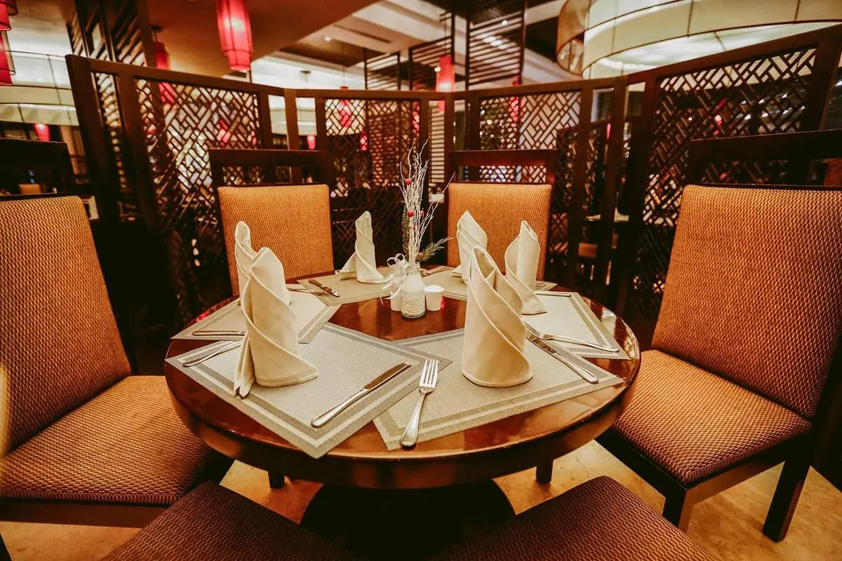 Nhà hàng The Square Hạ Long - Nhà hàng, quầy bar đẳng cấp 4 sao