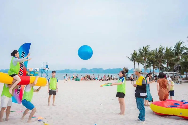 B&atilde;i Ch&aacute;y Hạ Long: Mảnh gh&eacute;p dịu m&aacute;t giữa ng&agrave;y h&egrave; Quảng Ninh 3