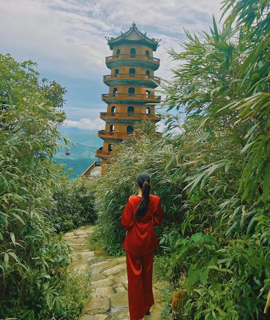 Đất thi&ecirc;ng Y&ecirc;n Tử v&agrave; h&agrave;nh tr&igrave;nh kh&aacute;m ph&aacute; của L&yacute; Anh Thư 2