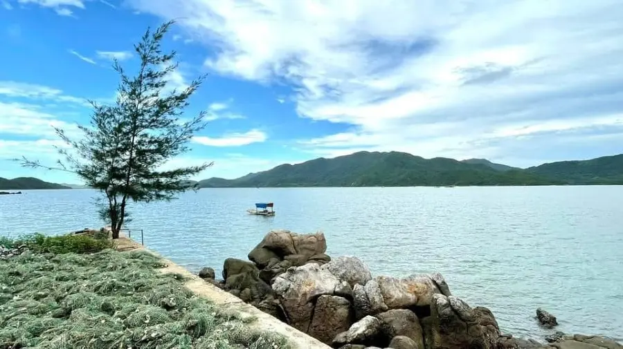 Kh&aacute;m ph&aacute; Đảo Minh Ch&acirc;u, tận hưởng sắc thu l&atilde;ng mạn của v&ugrave;ng biển V&acirc;n Đồn 2