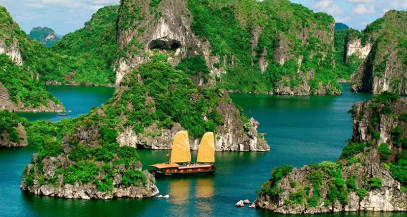 Kinh nghiệm kh&aacute;m ph&aacute; Hạ Long c&oacute; g&igrave; chơi từ A đến Z 7