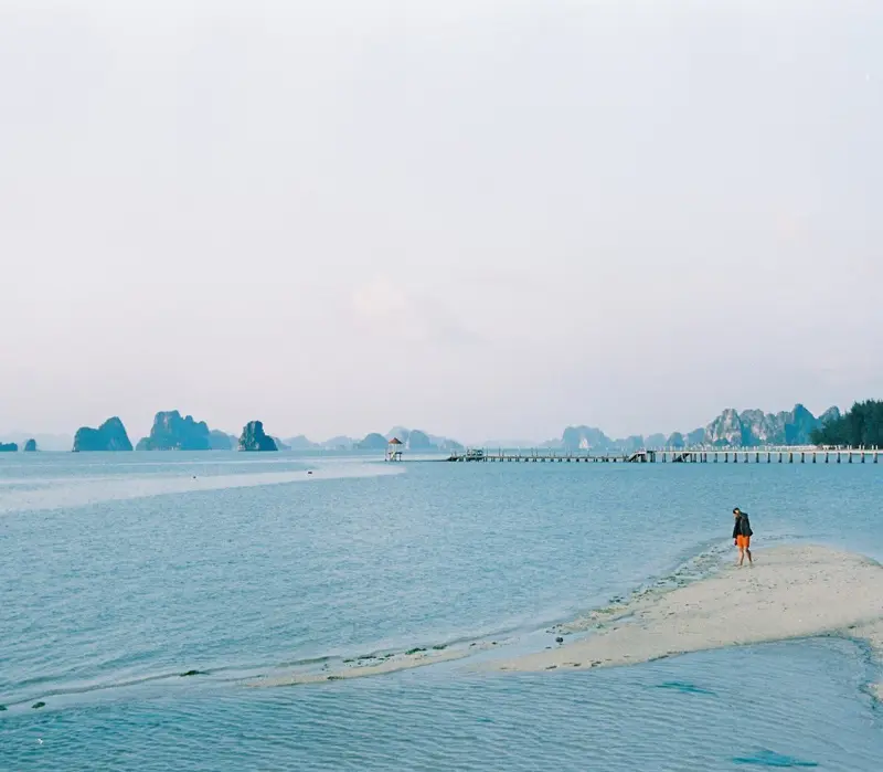 Khám phá Bãi Dài Vân Đồn, bãi biển hoang sơ và thanh bình của Quảng Ninh