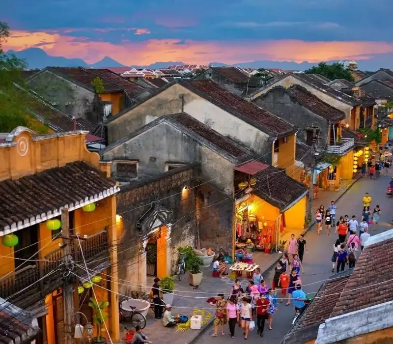 Khám phá nét đẹp hoài niệm tại phố cổ Bãi Cháy