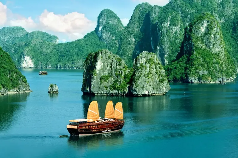 Gợi &yacute; lịch tr&igrave;nh du lịch Quảng Ninh 3 ng&agrave;y 2 đ&ecirc;m tự t&uacute;c 2