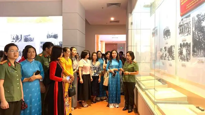 Bảo t&agrave;ng C&ocirc;ng an Nh&acirc;n d&acirc;n, chứng t&iacute;ch h&agrave;o h&ugrave;ng của lịch sử 6
