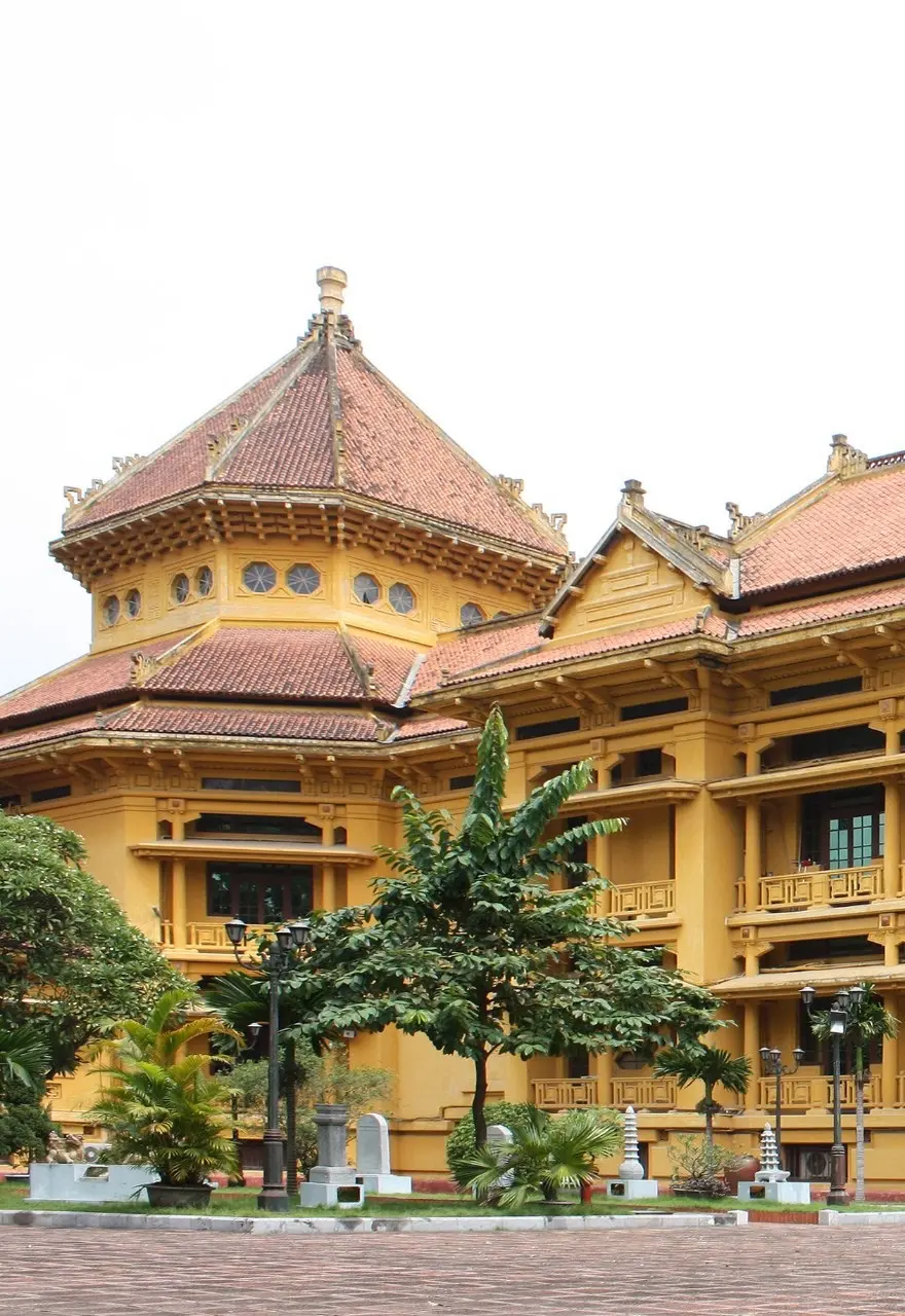 Bảo t&agrave;ng lịch sử Quốc Gia v&agrave; n&eacute;t kiến tr&uacute;c Ph&aacute;p l&atilde;ng mạn 3