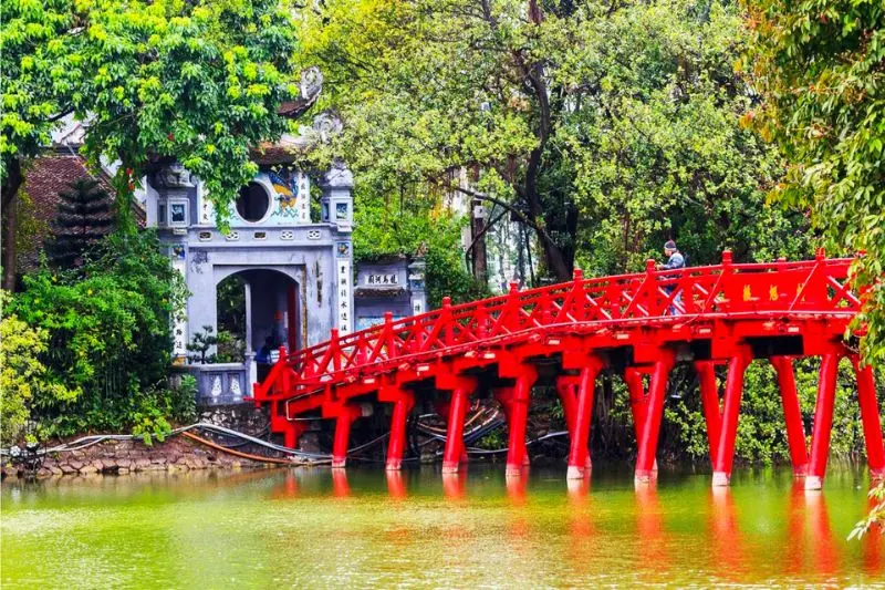 Cầu Th&ecirc; H&uacute;c nối đ&ocirc;i bờ lưu dấu n&eacute;t đẹp văn h&oacute;a H&agrave; Nội 4
