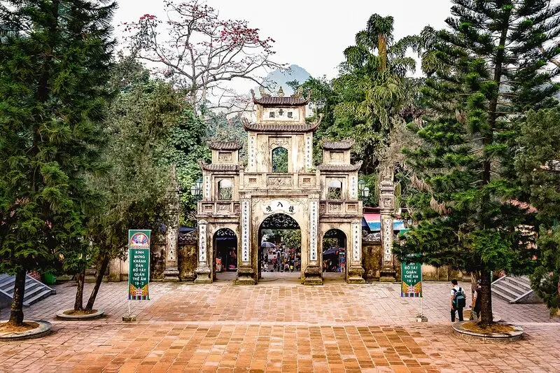 Chi&ecirc;m b&aacute;i ch&ugrave;a Hương: V&ugrave;ng &ldquo;đất thi&ecirc;ng&rdquo; nổi tiếng bao đời tại H&agrave; Nội 5