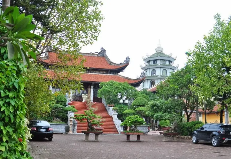 Ch&ugrave;a Tứ Kỳ: chốn thanh tịnh, b&igrave;nh y&ecirc;n giữa l&ograve;ng H&agrave; Nội 2