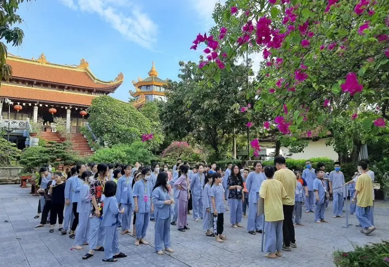 Ch&ugrave;a Tứ Kỳ: chốn thanh tịnh, b&igrave;nh y&ecirc;n giữa l&ograve;ng H&agrave; Nội 9
