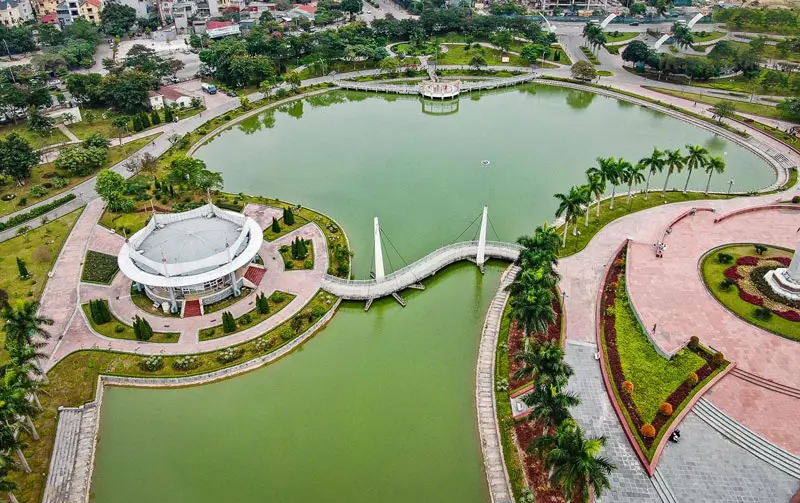 C&ocirc;ng vi&ecirc;n H&ograve;a B&igrave;nh, ng&ocirc;i nh&agrave; xanh giữa l&ograve;ng H&agrave; Nội 3