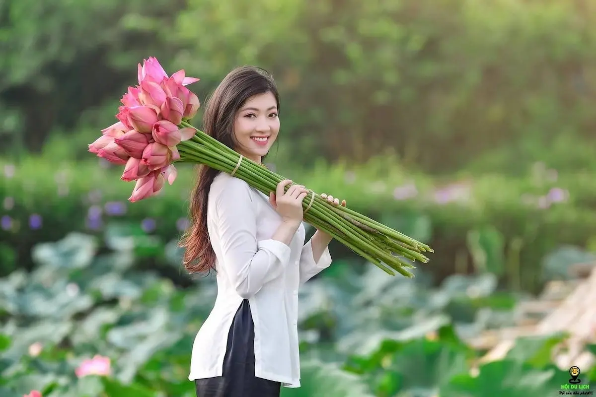 Đừng bỏ lỡ top 5 địa điểm chụp sen quanh H&agrave; Nội đẹp nức tiếng 7