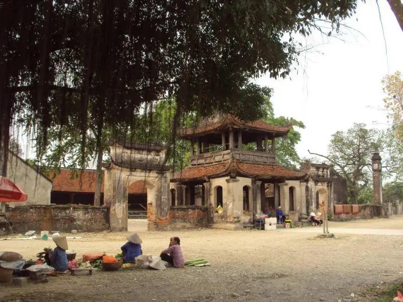 Gh&eacute; thăm ch&ugrave;a Đậu linh thi&ecirc;ng, cổ k&iacute;nh hơn 2000 năm tuổi 8