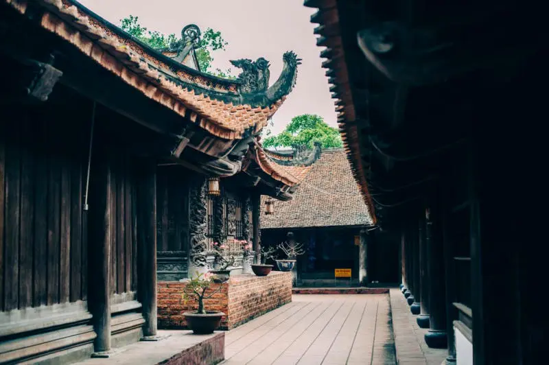 Gh&eacute; thăm ch&ugrave;a Đậu linh thi&ecirc;ng, cổ k&iacute;nh hơn 2000 năm tuổi 3