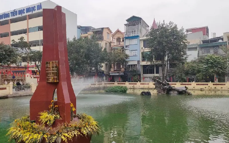 Hồ Hữu Tiệp: Di t&iacute;ch lịch sử B52 ki&ecirc;u h&atilde;nh giữa l&ograve;ng H&agrave; Nội 5