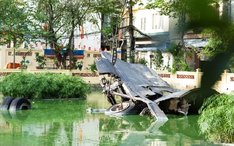 Hồ Hữu Tiệp: Di t&iacute;ch lịch sử B52 ki&ecirc;u h&atilde;nh giữa l&ograve;ng H&agrave; Nội 2