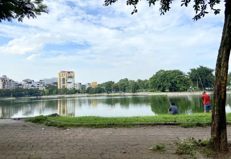 Kh&aacute;m ph&aacute; hồ Ba Mẫu - điểm đến b&igrave;nh y&ecirc;n giữa l&ograve;ng thủ đ&ocirc; 12