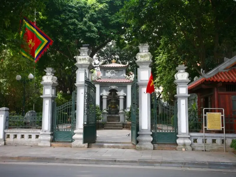 Kh&aacute;m ph&aacute; Hồ Ho&agrave;n Kiếm: Biểu tượng của thủ đ&ocirc; ngh&igrave;n năm văn hiến 16