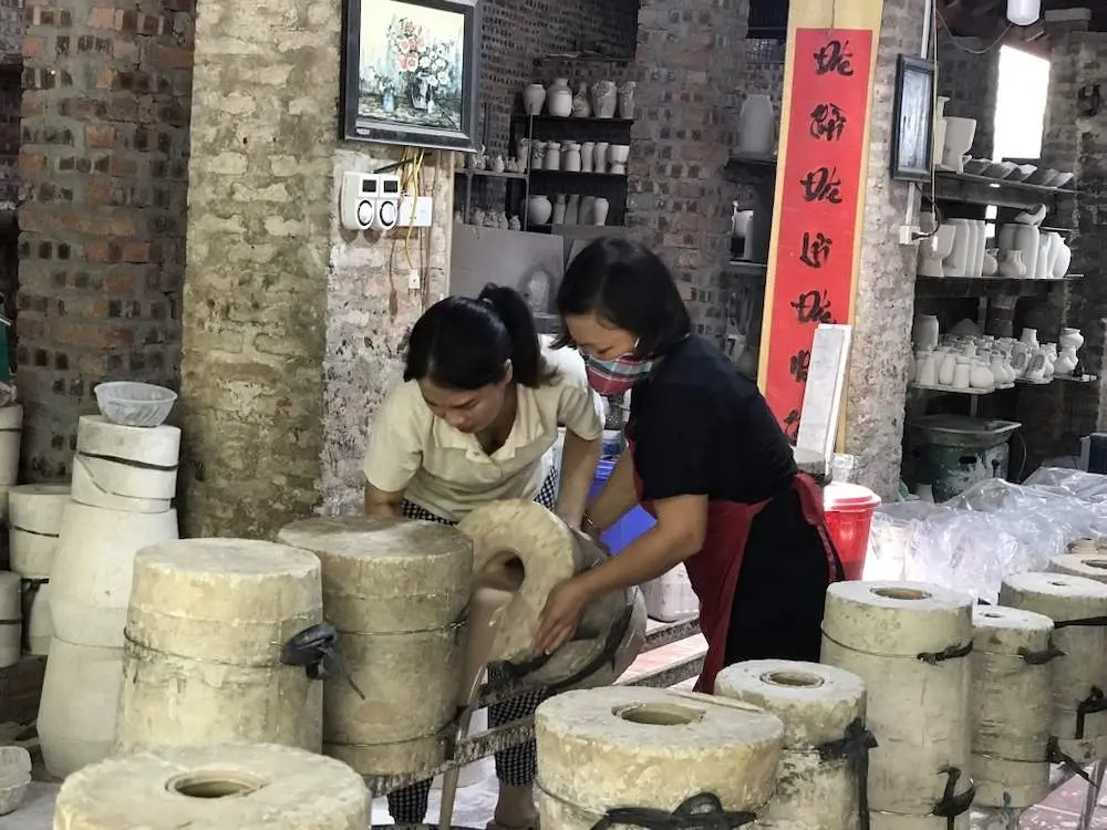 Kh&aacute;m ph&aacute; L&agrave;ng Gốm B&aacute;t Tr&agrave;ng 500 năm tuổi với nhiều hoạt động 10
