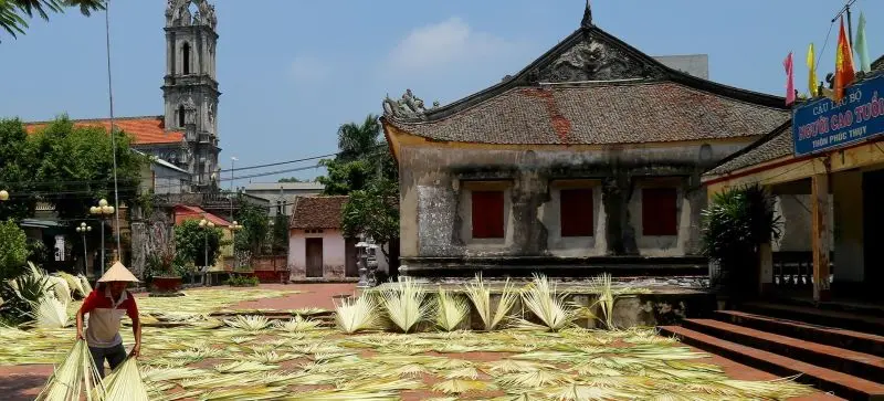 Kh&aacute;m ph&aacute; l&agrave;ng n&oacute;n Chu&ocirc;ng mang đậm hồn Việt giữa l&ograve;ng thủ đ&ocirc; 9