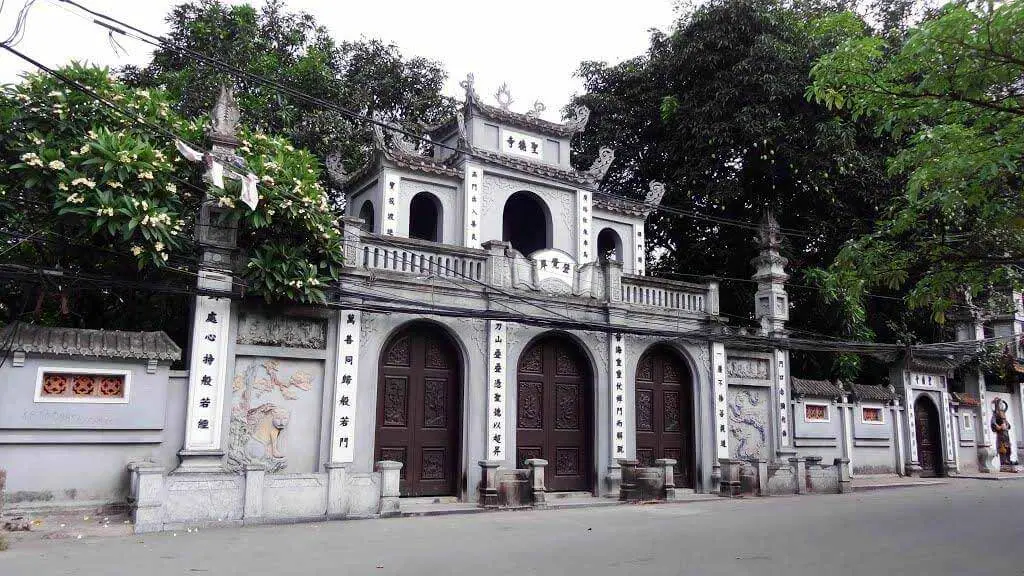 Kh&aacute;m ph&aacute; top 5 ng&ocirc;i ch&ugrave;a cầu duy&ecirc;n ở H&agrave; Nội 4
