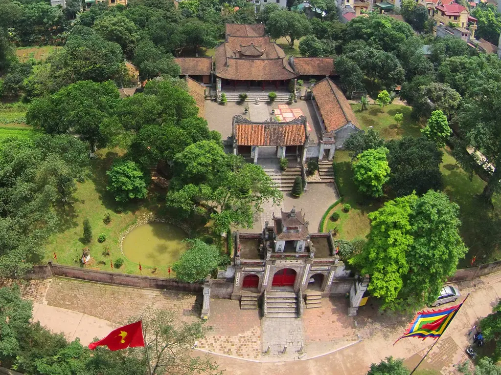 Kh&aacute;m ph&aacute; top 5 ng&ocirc;i ch&ugrave;a cầu duy&ecirc;n ở H&agrave; Nội 6
