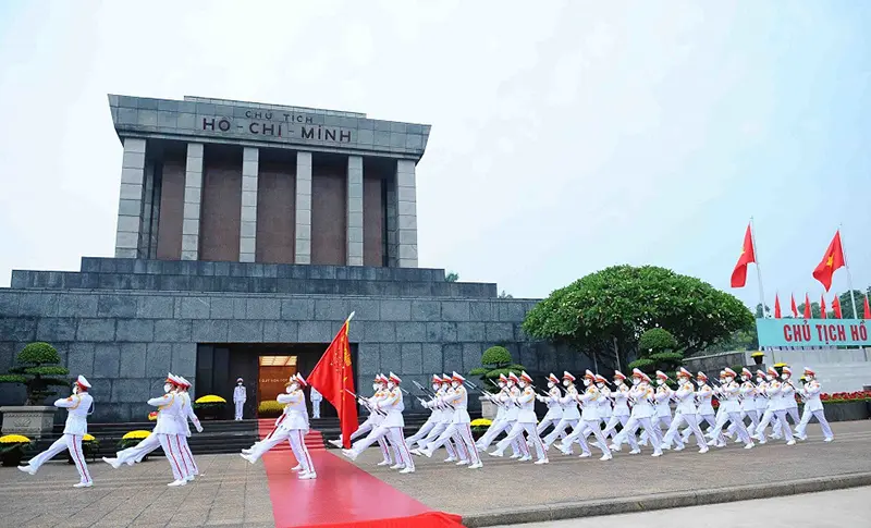 Kinh nghiệm thăm viếng Lăng Chủ tịch Hồ Ch&iacute; Minh 8
