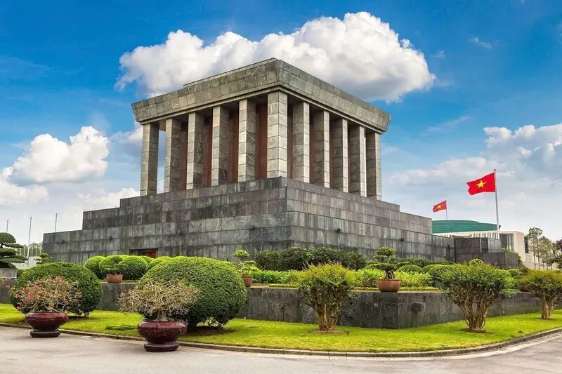 Kinh nghiệm thăm viếng Lăng Chủ tịch Hồ Ch&iacute; Minh 3