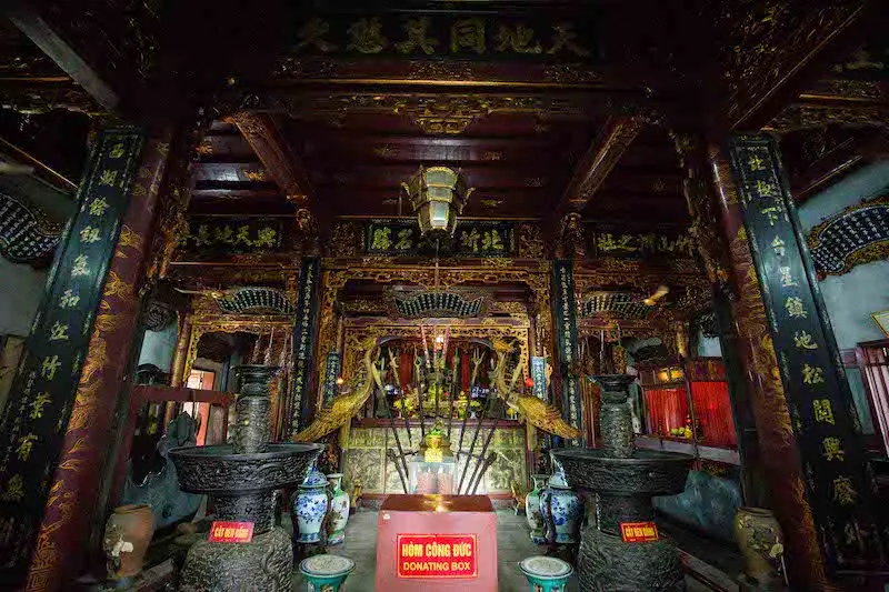 Linh thi&ecirc;ng đ&ecirc;̀n Quán Thánh trấn giữ ph&iacute;a Bắc th&agrave;nh Thăng Long 9