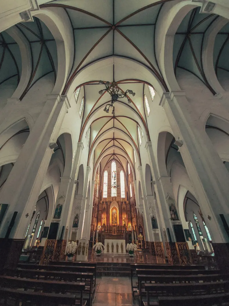 Nh&agrave; thờ lớn H&agrave; Nội với kiến tr&uacute;c Gothic nổi bật giữa l&ograve;ng thủ đ&ocirc; 7